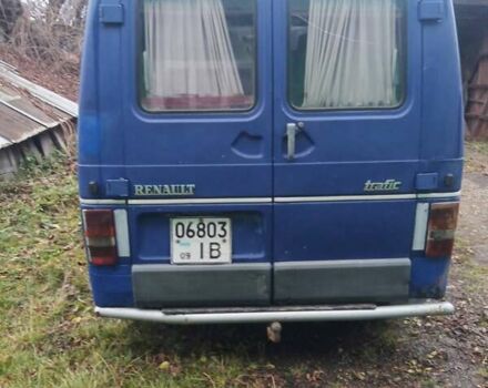 Синий Рено Трафик, объемом двигателя 2.1 л и пробегом 145 тыс. км за 1950 $, фото 1 на Automoto.ua