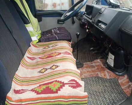 Синий Рено Трафик, объемом двигателя 2.1 л и пробегом 145 тыс. км за 1950 $, фото 2 на Automoto.ua