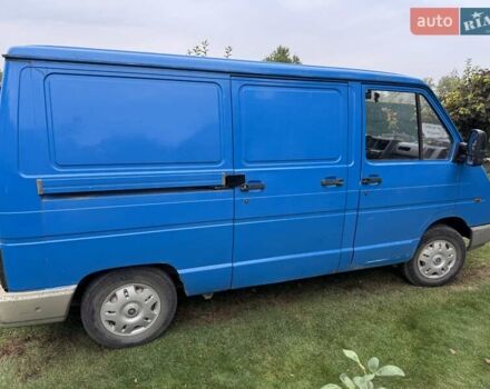 Синий Рено Трафик, объемом двигателя 1.9 л и пробегом 240 тыс. км за 3500 $, фото 9 на Automoto.ua