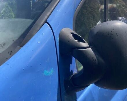 Синий Рено Трафик, объемом двигателя 1.9 л и пробегом 360 тыс. км за 6000 $, фото 4 на Automoto.ua