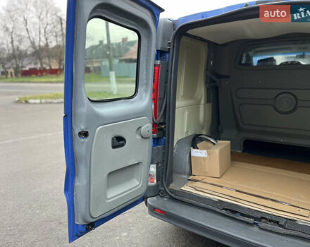 Синий Рено Трафик, объемом двигателя 1.87 л и пробегом 286 тыс. км за 7800 $, фото 28 на Automoto.ua