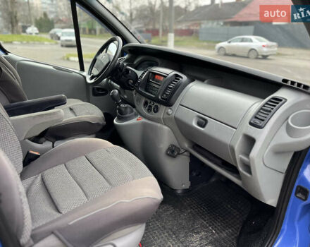 Синий Рено Трафик, объемом двигателя 1.87 л и пробегом 286 тыс. км за 7800 $, фото 12 на Automoto.ua