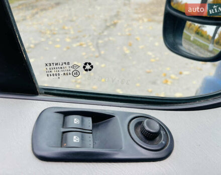 Синій Рено Трафік, об'ємом двигуна 2.5 л та пробігом 311 тис. км за 8500 $, фото 13 на Automoto.ua