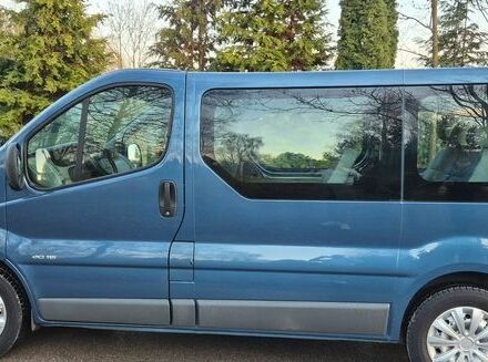 Синий Рено Трафик, объемом двигателя 2 л и пробегом 206 тыс. км за 6600 $, фото 7 на Automoto.ua