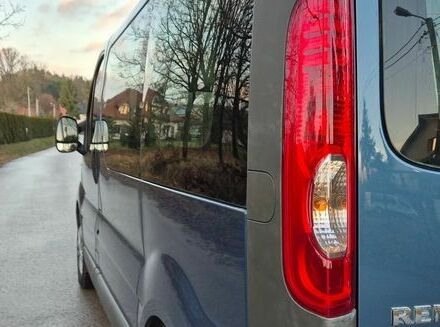 Синий Рено Трафик, объемом двигателя 2 л и пробегом 206 тыс. км за 6600 $, фото 9 на Automoto.ua