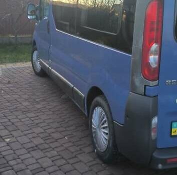 Синий Рено Трафик, объемом двигателя 2 л и пробегом 464 тыс. км за 12000 $, фото 5 на Automoto.ua