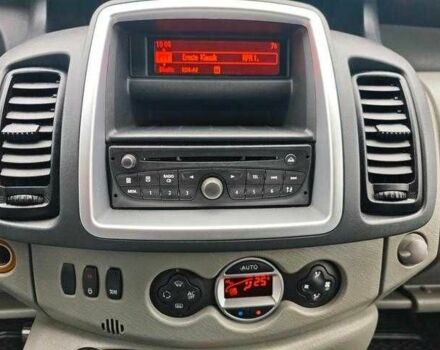 Синій Рено Трафік, об'ємом двигуна 2.5 л та пробігом 100 тис. км за 9500 $, фото 10 на Automoto.ua