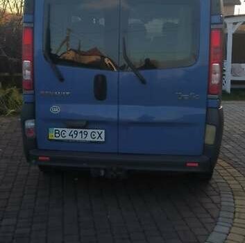 Синій Рено Трафік, об'ємом двигуна 2 л та пробігом 464 тис. км за 11200 $, фото 2 на Automoto.ua