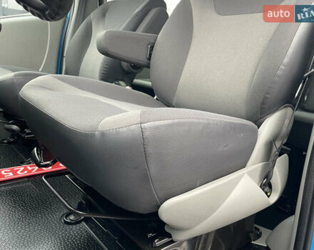 Синій Рено Трафік, об'ємом двигуна 2 л та пробігом 118 тис. км за 15200 $, фото 47 на Automoto.ua