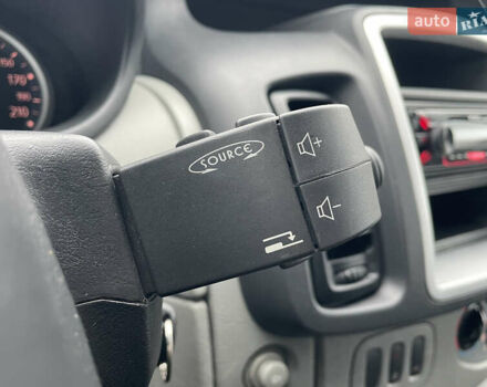 Синій Рено Трафік, об'ємом двигуна 2 л та пробігом 118 тис. км за 15200 $, фото 76 на Automoto.ua