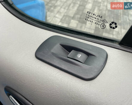 Синій Рено Трафік, об'ємом двигуна 2 л та пробігом 118 тис. км за 15200 $, фото 18 на Automoto.ua