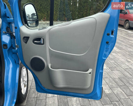 Синій Рено Трафік, об'ємом двигуна 2 л та пробігом 118 тис. км за 15200 $, фото 16 на Automoto.ua