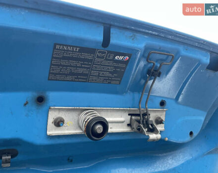 Синій Рено Трафік, об'ємом двигуна 2 л та пробігом 118 тис. км за 15200 $, фото 50 на Automoto.ua