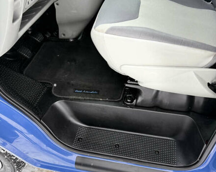 Синий Рено Трафик, объемом двигателя 2 л и пробегом 255 тыс. км за 13950 $, фото 17 на Automoto.ua