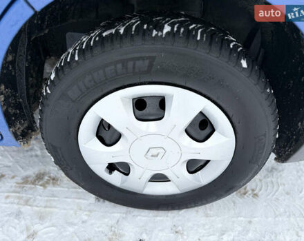 Синий Рено Трафик, объемом двигателя 2 л и пробегом 255 тыс. км за 13950 $, фото 10 на Automoto.ua