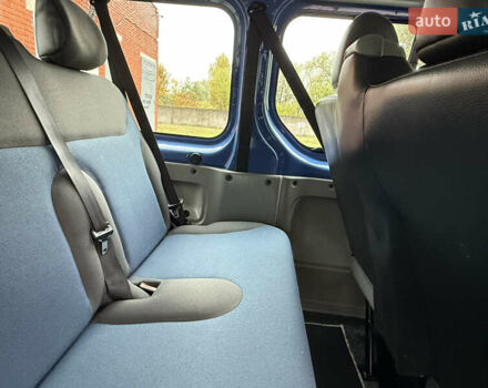 Синій Рено Трафік, об'ємом двигуна 2 л та пробігом 230 тис. км за 15800 $, фото 35 на Automoto.ua