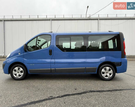 Синій Рено Трафік, об'ємом двигуна 2 л та пробігом 230 тис. км за 15800 $, фото 8 на Automoto.ua