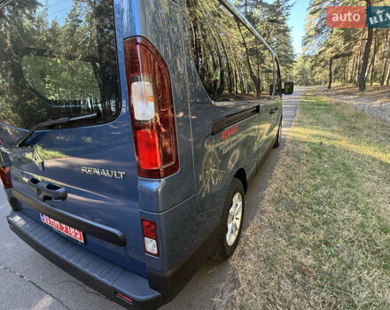 Синий Рено Трафик, объемом двигателя 2 л и пробегом 185 тыс. км за 28800 $, фото 25 на Automoto.ua