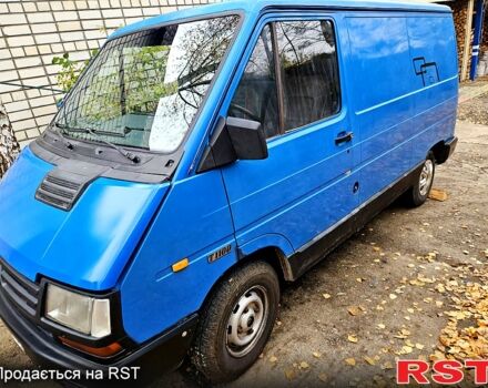 Синий Рено Трафик, объемом двигателя 17 л и пробегом 300 тыс. км за 2150 $, фото 1 на Automoto.ua