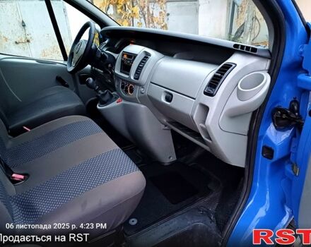 Синий Рено Трафик, объемом двигателя 1.9 л и пробегом 270 тыс. км за 7500 $, фото 5 на Automoto.ua
