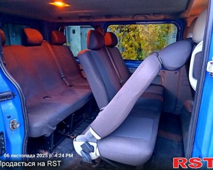 Синий Рено Трафик, объемом двигателя 1.9 л и пробегом 270 тыс. км за 7500 $, фото 4 на Automoto.ua