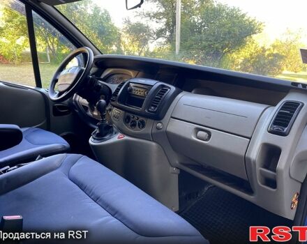 Синій Рено Трафік, об'ємом двигуна 2.5 л та пробігом 317 тис. км за 9300 $, фото 4 на Automoto.ua