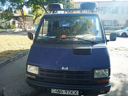 Синій Рено Трафік, об'ємом двигуна 2.5 л та пробігом 200 тис. км за 2966 $, фото 1 на Automoto.ua