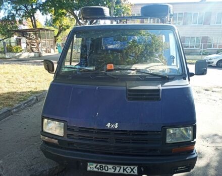 Синий Рено Трафик, объемом двигателя 2.5 л и пробегом 200 тыс. км за 2966 $, фото 1 на Automoto.ua