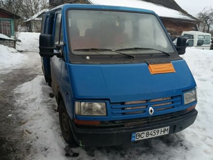 Синий Рено Трафик, объемом двигателя 2 л и пробегом 100 тыс. км за 1500 $, фото 1 на Automoto.ua