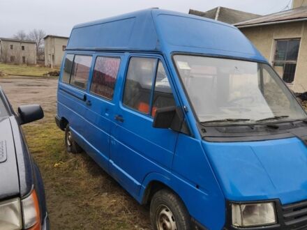 Синій Рено Трафік, об'ємом двигуна 2.4 л та пробігом 1000 тис. км за 650 $, фото 1 на Automoto.ua