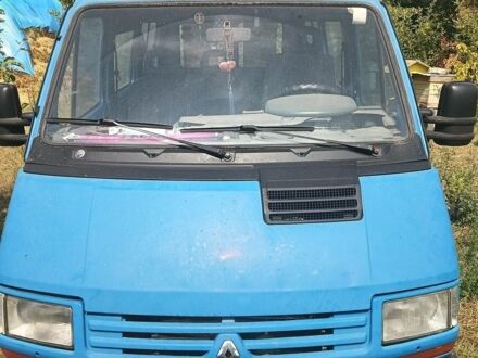 Синій Рено Трафік, об'ємом двигуна 2.2 л та пробігом 220 тис. км за 1500 $, фото 1 на Automoto.ua