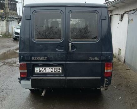 Синий Рено Трафик, объемом двигателя 0 л и пробегом 200 тыс. км за 2600 $, фото 1 на Automoto.ua