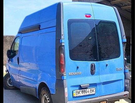 Синий Рено Трафик, объемом двигателя 1.9 л и пробегом 370 тыс. км за 2500 $, фото 1 на Automoto.ua