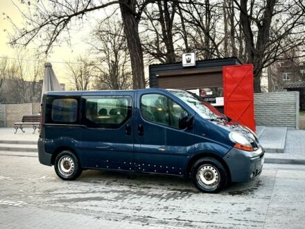 Синий Рено Трафик, объемом двигателя 1.9 л и пробегом 300 тыс. км за 4200 $, фото 1 на Automoto.ua