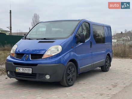Синий Рено Трафик, объемом двигателя 2 л и пробегом 398 тыс. км за 8000 $, фото 1 на Automoto.ua