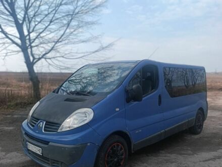 Синий Рено Трафик, объемом двигателя 2 л и пробегом 400 тыс. км за 7000 $, фото 1 на Automoto.ua