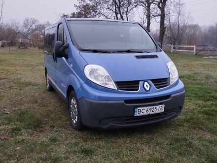 Синий Рено Трафик, объемом двигателя 2.5 л и пробегом 327 тыс. км за 10500 $, фото 1 на Automoto.ua