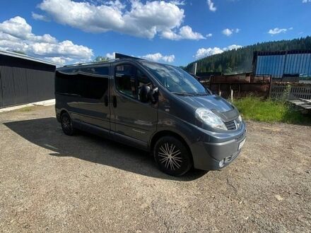 Синий Рено Трафик, объемом двигателя 2 л и пробегом 290 тыс. км за 13000 $, фото 1 на Automoto.ua