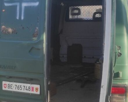 Зелений Рено Трафік, об'ємом двигуна 2 л та пробігом 110 тис. км за 2601 $, фото 2 на Automoto.ua