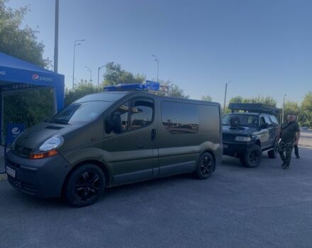 Зеленый Рено Трафик, объемом двигателя 1.9 л и пробегом 310 тыс. км за 4000 $, фото 3 на Automoto.ua