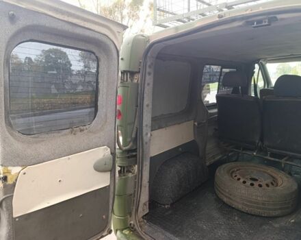 Зеленый Рено Трафик, объемом двигателя 1.9 л и пробегом 318 тыс. км за 3500 $, фото 5 на Automoto.ua