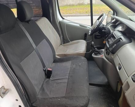 Зеленый Рено Трафик, объемом двигателя 1.9 л и пробегом 318 тыс. км за 3500 $, фото 6 на Automoto.ua