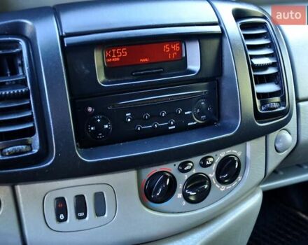 Зелений Рено Трафік, об'ємом двигуна 2 л та пробігом 354 тис. км за 8800 $, фото 26 на Automoto.ua