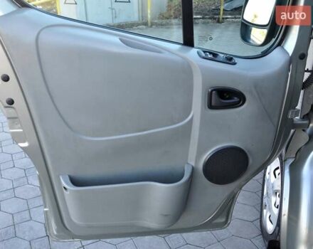 Зелений Рено Трафік, об'ємом двигуна 2 л та пробігом 354 тис. км за 8800 $, фото 14 на Automoto.ua