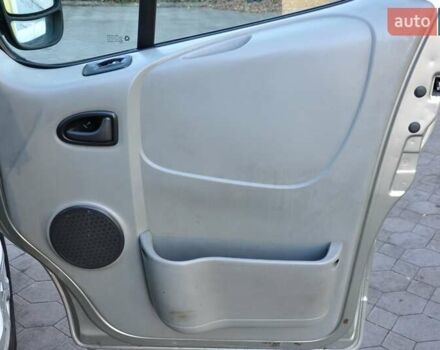 Зелений Рено Трафік, об'ємом двигуна 2 л та пробігом 354 тис. км за 8800 $, фото 22 на Automoto.ua