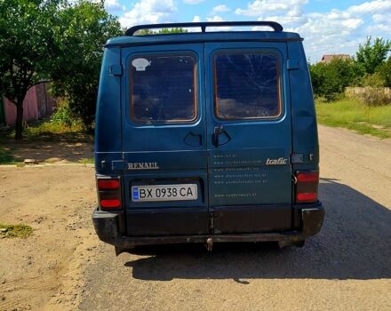 Зеленый Рено Трафик, объемом двигателя 2.4 л и пробегом 400 тыс. км за 800 $, фото 3 на Automoto.ua