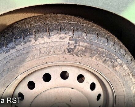 Зеленый Рено Трафик, объемом двигателя 1.9 л и пробегом 363 тыс. км за 6200 $, фото 5 на Automoto.ua