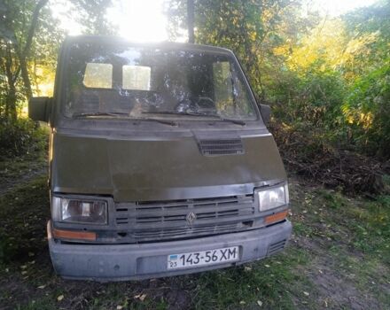 Зеленый Рено Трафик, объемом двигателя 2.1 л и пробегом 345 тыс. км за 1343 $, фото 1 на Automoto.ua