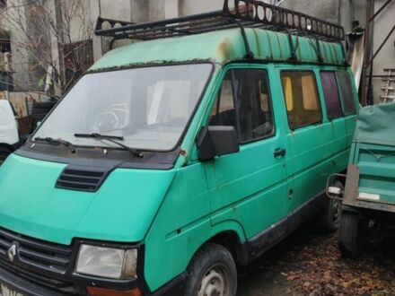 Зеленый Рено Трафик, объемом двигателя 2.2 л и пробегом 250 тыс. км за 1500 $, фото 1 на Automoto.ua