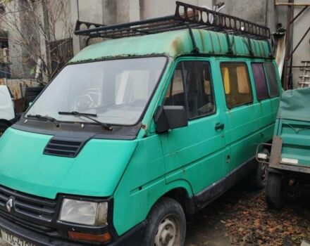 Зеленый Рено Трафик, объемом двигателя 2.2 л и пробегом 250 тыс. км за 1500 $, фото 1 на Automoto.ua